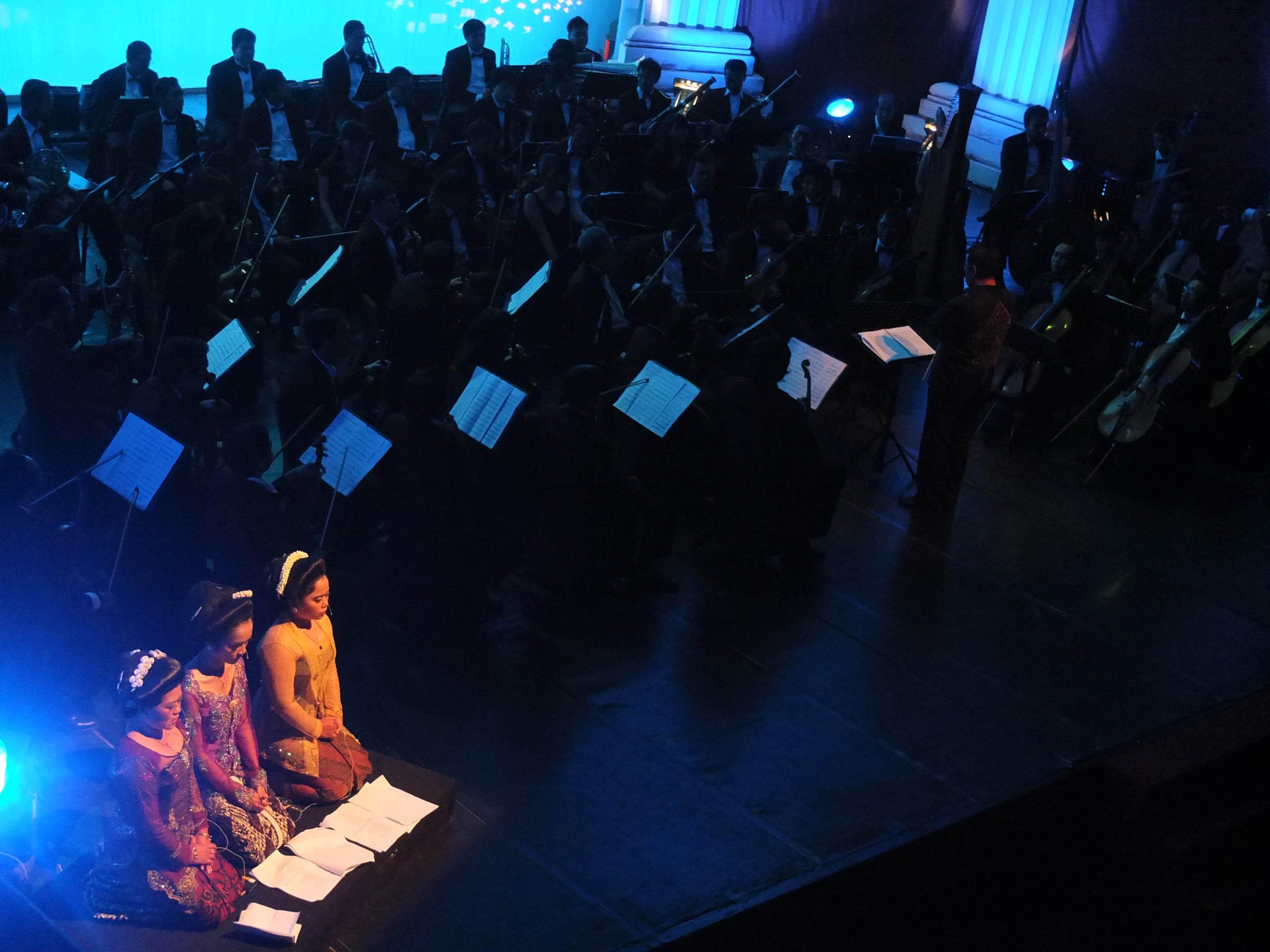 MAKUTHARAMA WAYANG IN SYMPHONY 2012 - TEATER JAKARTA TIM